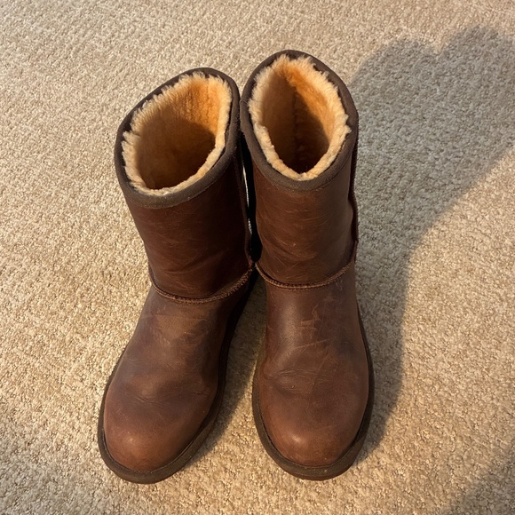 LL Bean Wicked Good Shearling Smooth Leather Boots 9 - Picture 1 of 7